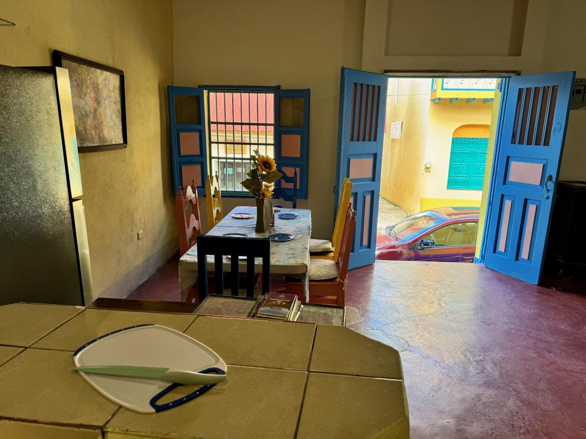 Hostal Los Girasoles By Hostal Inn Flores Exterior photo
