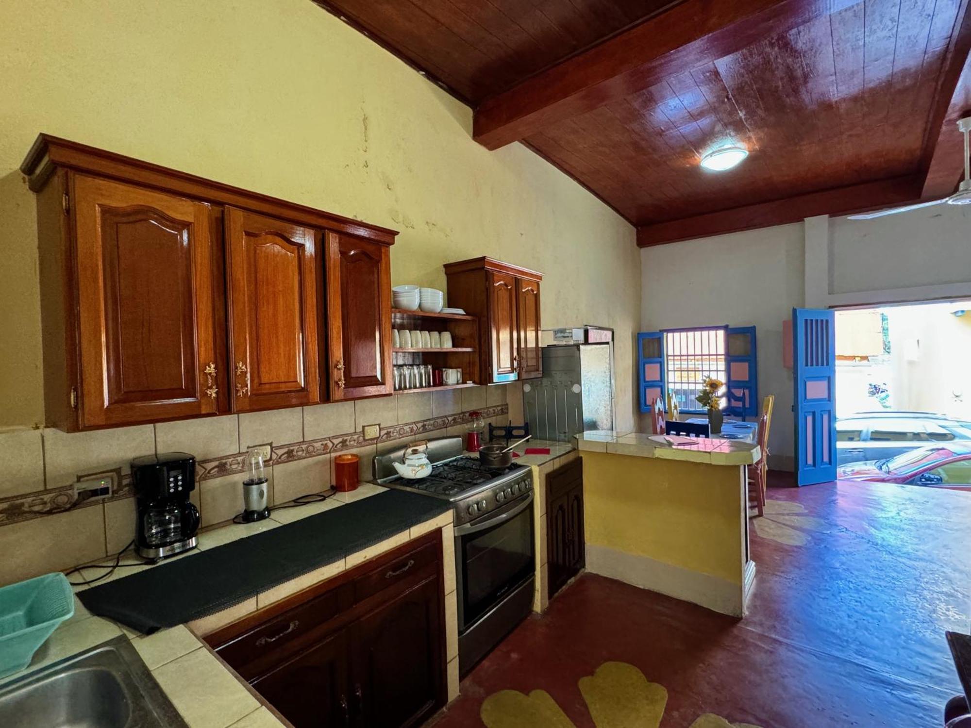 Hostal Los Girasoles By Hostal Inn Flores Exterior photo